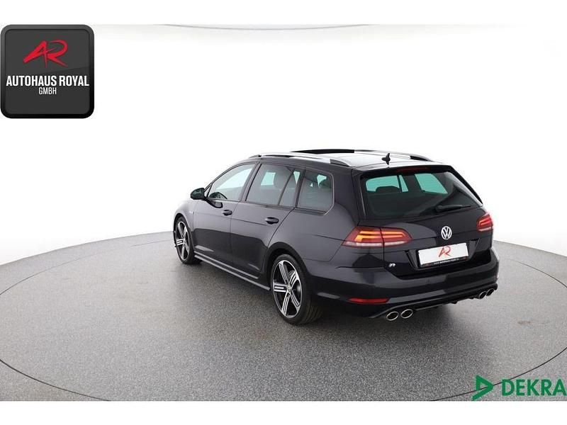 Gebraucht VW Golf VIII 300 PS (220 kW) 2020 Schwarz (metallic) Kombi