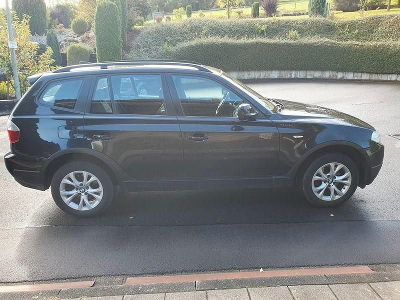 Schwarz Gebraucht 2010 BMW X3 Lifestyle SUV | 5.999 € (Guter Preis) - Bild 1/4