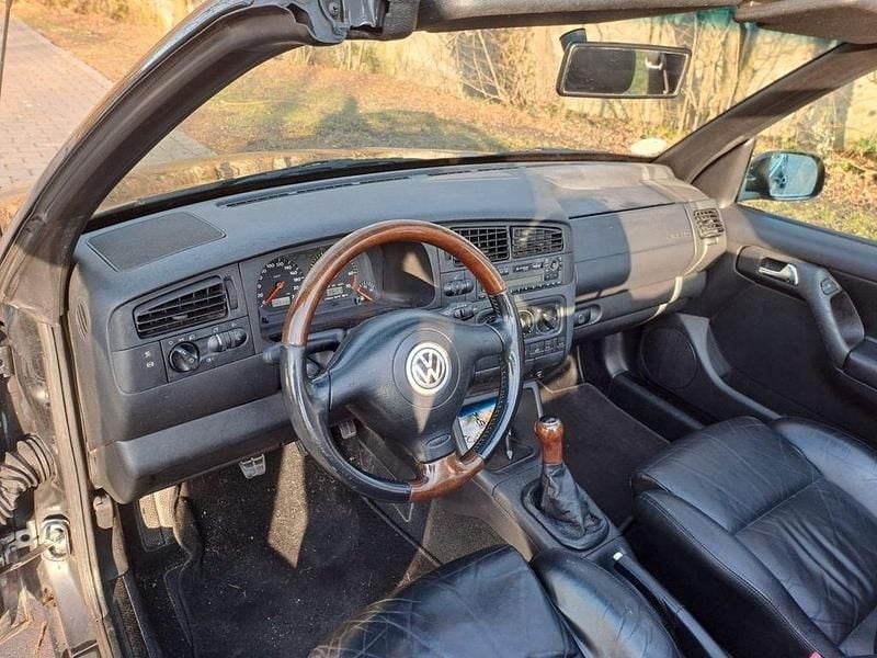 Gebraucht VW Golf Cabriolet Highline 116 PS (85 kW) 2001 Schwarz Cabrio