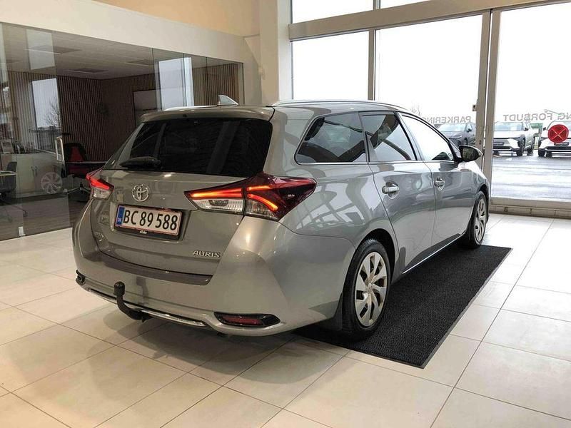 Gebraucht Toyota Auris Design 111 PS (81 kW) 2016 Grau Limousine
