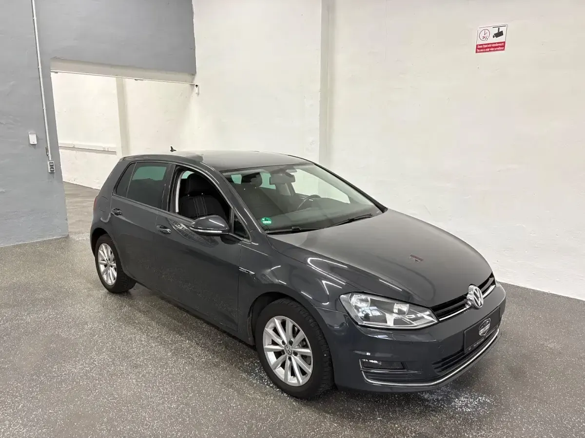 Gebraucht VW Golf VII LOUNGE 86 PS (63 kW) 2015 Grau Limousine