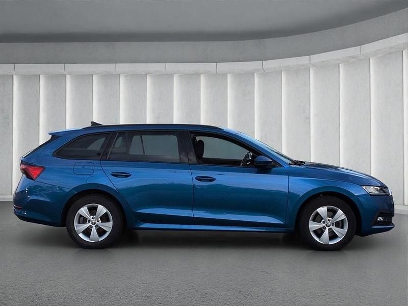 Gebraucht Skoda Octavia 150 PS (110 kW) 2022 Blau Kombi