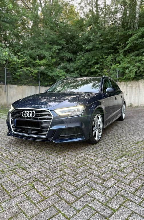 Blau Gebraucht 2019 Audi A3 S-Line Limousine | 22.300 € (Guter Preis) - Bild 1/4