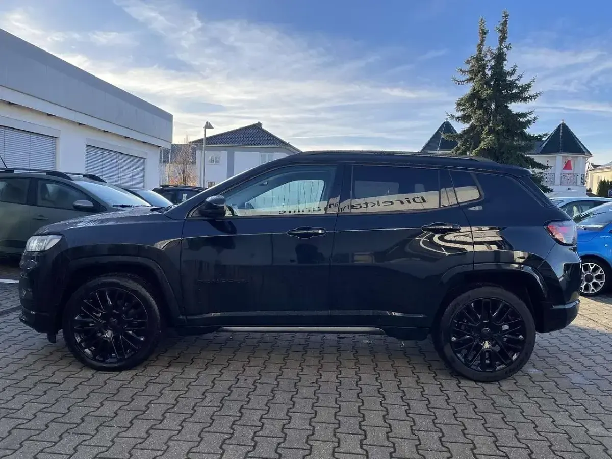 Occasion Jeep Compass Altitude 131 ch (96 kW) 2023 Noir SUV