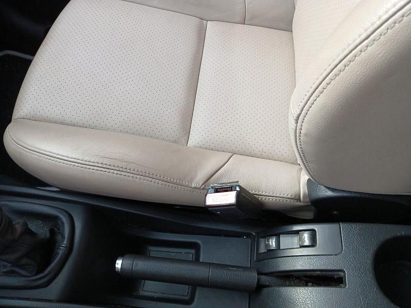 Gebraucht Peugeot 307 120 PS (88 kW) 2010 Beige Cabrio
