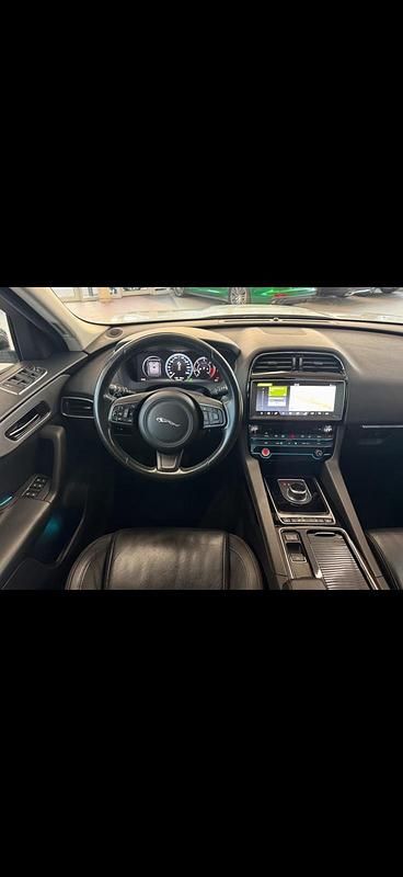 Gebraucht Jaguar F-Pace 180 PS (132 kW) 2016 SUV