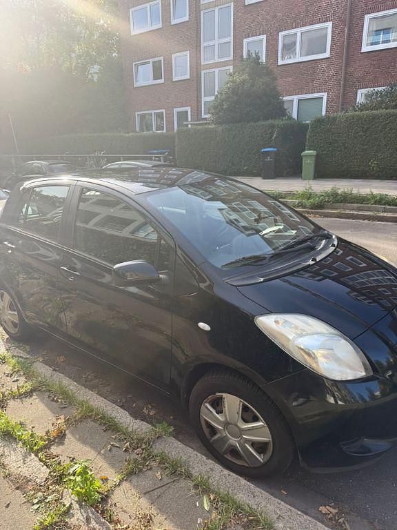 Schwarz Gebraucht 2007 Toyota Yaris Limousine | 2.300 € (Fairer Preis) - Bild 1/4