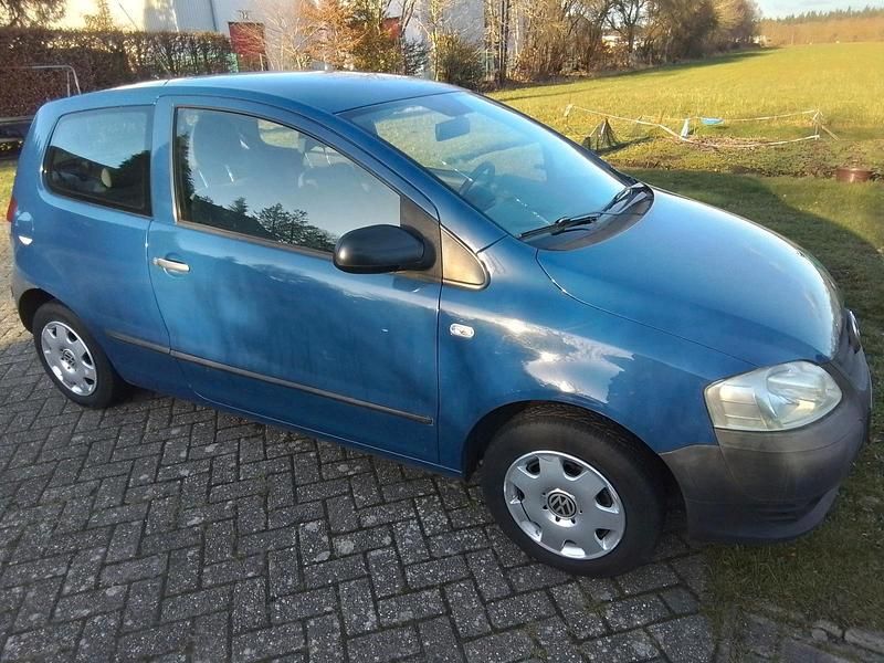 Blau Gebraucht 2010 VW Fox Kleinwagen | 780 € (Guter Preis) - Bild 1/4