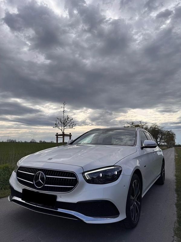 Gebraucht Mercedes E300 306 PS (225 kW) 2020 Weiß Limousine