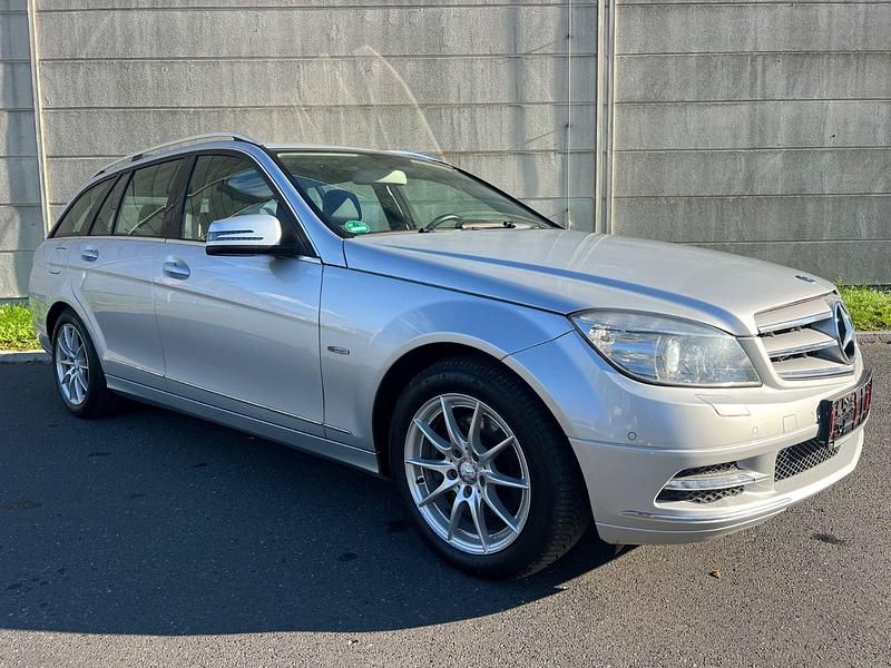 Silber Gebraucht 2011 Mercedes C250 Kombi | 3.950 € (Superpreis) - Bild 1/4