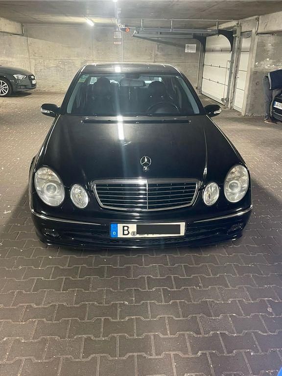 Gebraucht Mercedes E200 Avantgarde 163 PS (119 kW) 2004 Schwarz Limousine