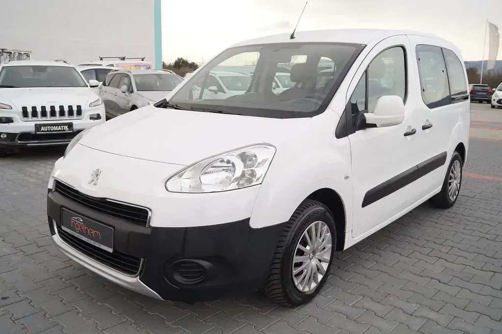 Gebraucht Peugeot Partner Tepee Active 98 PS (72 kW) 2013 Weiß Van / Kleinbus