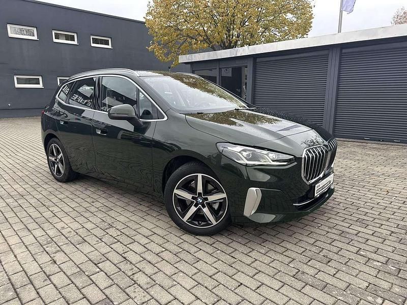 Gebraucht BMW 218 136 PS (100 kW) 2024 Sanremo green Van / Kleinbus