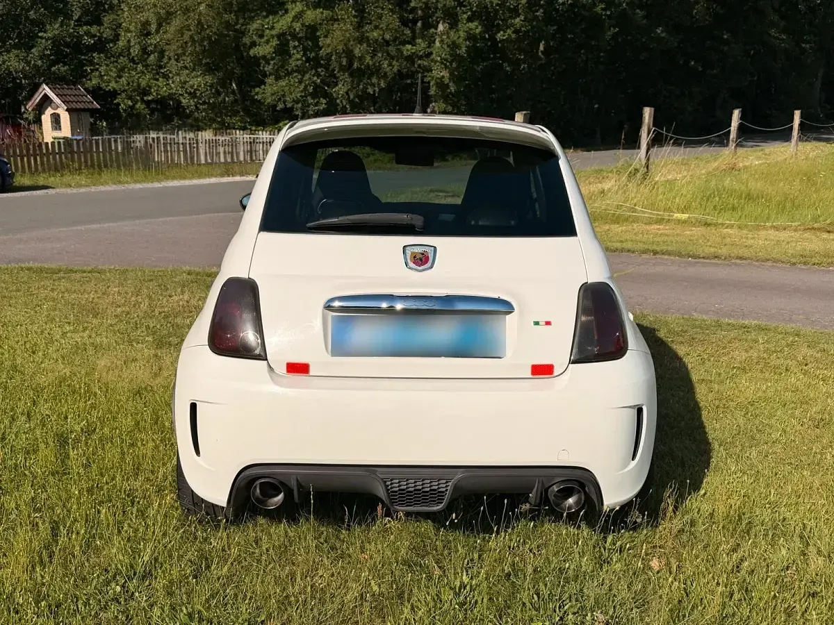Gebraucht Fiat 500 Abarth 135 PS (99 kW) 2010 Weiß Kleinwagen