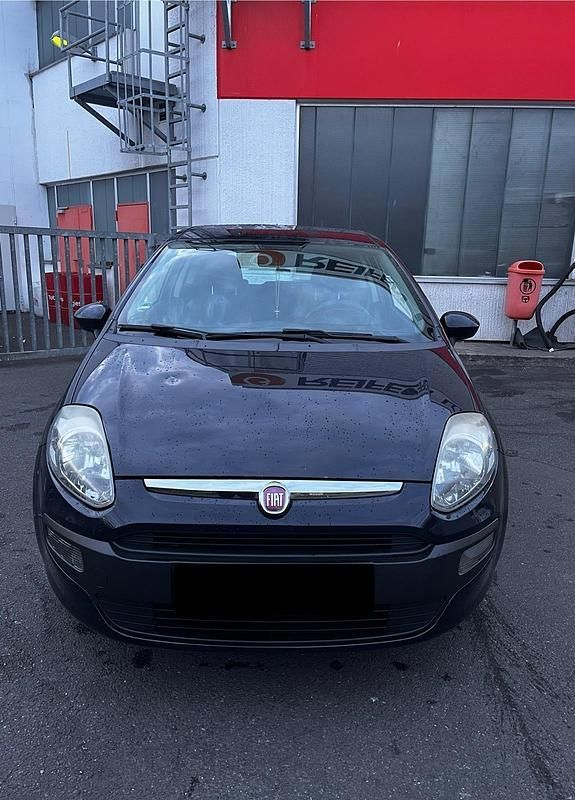 Schwarz Gebraucht 2010 Fiat Grande Punto Kleinwagen | 1.100 € (Fairer Preis) - Bild 1/4
