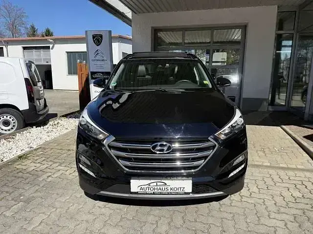 Gebraucht Hyundai Tucson Premium 177 PS (130 kW) 2016 Phantom black / mic SUV