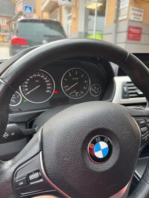 Gebraucht BMW 318 150 PS (110 kW) 2016 Weiß Limousine