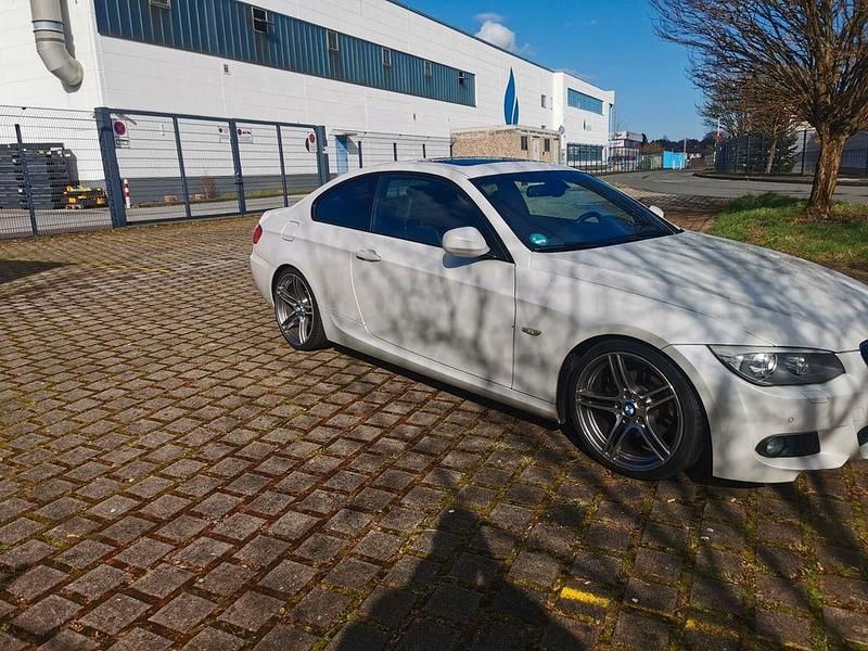 Gebraucht BMW 320 M Sport 184 PS (135 kW) 2012 Weiß Coupé