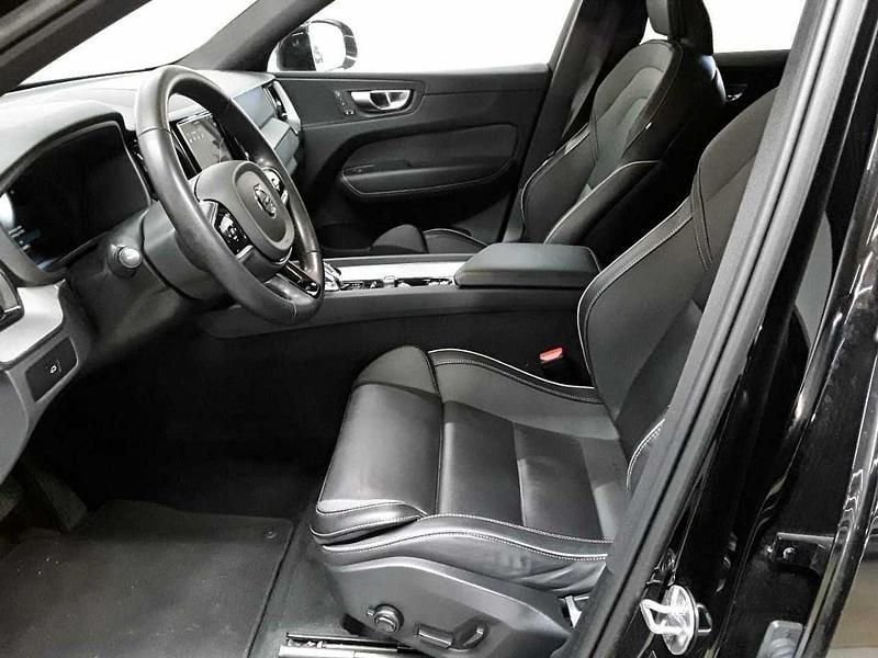 Gebraucht Volvo XC60 Plus 197 PS (144 kW) 2022 Black stone SUV