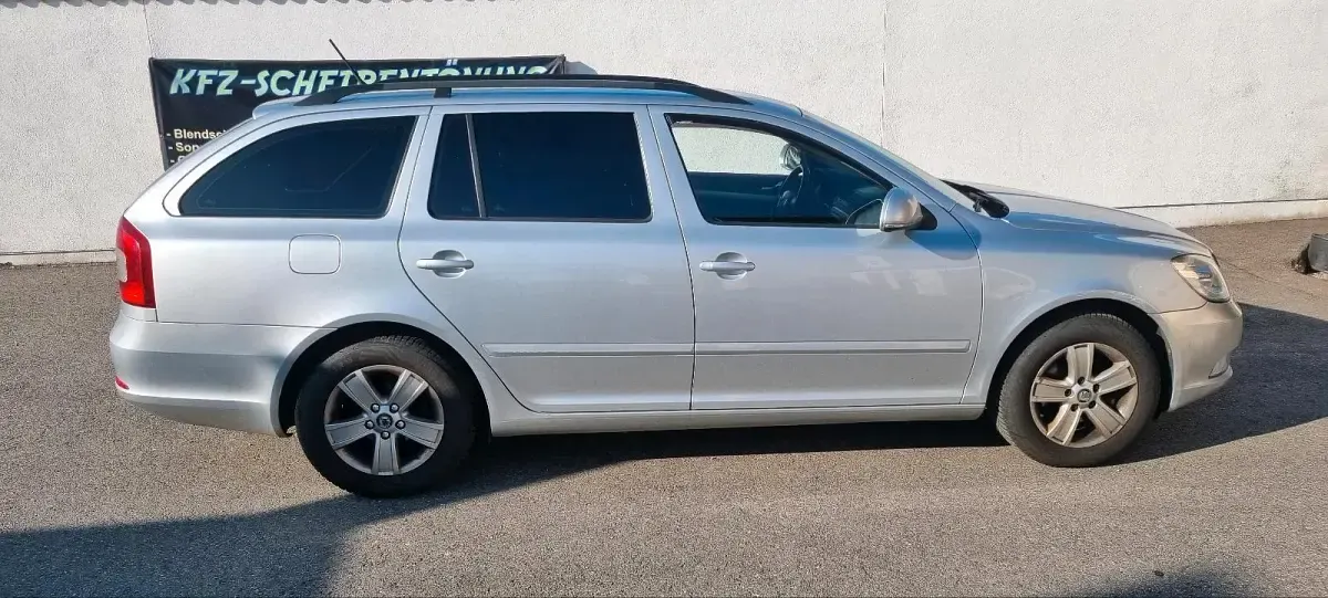 Gebraucht Skoda Octavia Elegance 105 PS (77 kW) 2011 Silber Kombi
