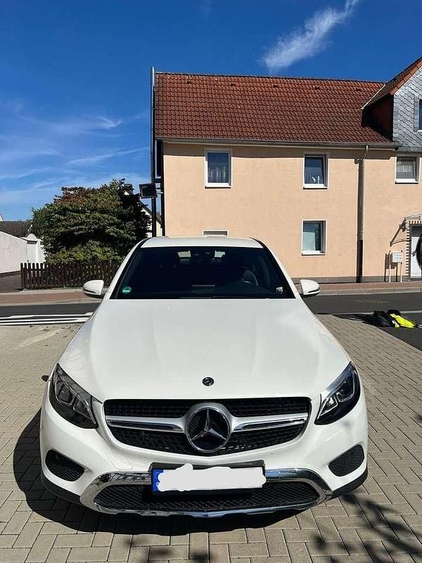 Weiß Gebraucht 2019 Mercedes GLC220 Coupé | 27.000 € (Superpreis) - Bild 1/4