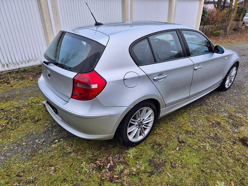 Second-hand BMW 120 177 CP (130 kW) 2007 Argintiu Hatchback