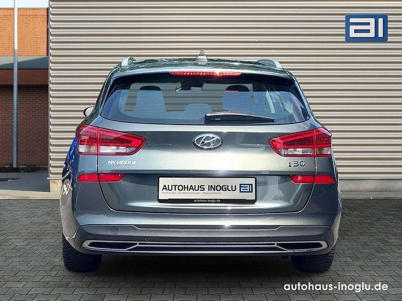 Gebraucht Hyundai i30 120 PS (88 kW) 2023 Grau Kombi
