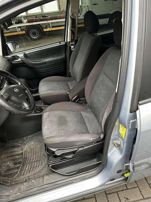 Gebraucht Opel Zafira 125 PS (91 kW) 2002 Grau Van / Kleinbus