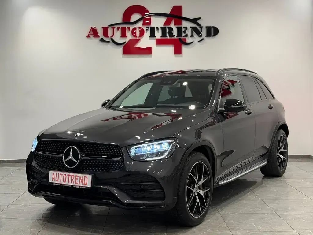 Gebraucht Mercedes GLC300 AMG line 258 PS (189 kW) 2019 Grau SUV