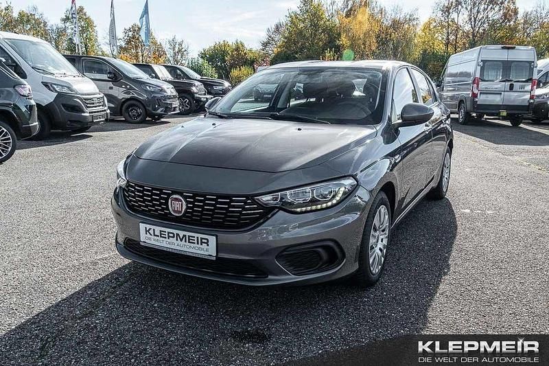 Colosseo grau metallic Gebraucht 2016 Fiat Tipo Easy Limousine | 6.990 € (Etwas zu teuer) - Bild 1/4