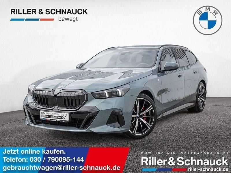 Gebraucht BMW 520 M Sport 197 PS (144 kW) 2024 Cape york grün Kombi