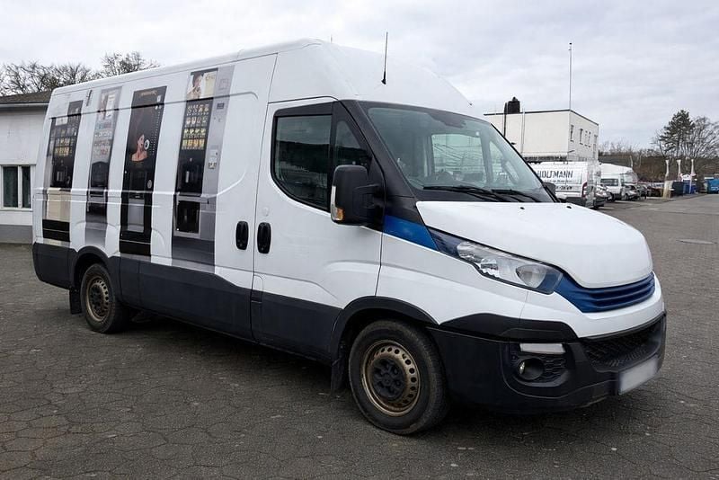 Gebraucht Iveco Daily 156 PS (114 kW) 2019 Weiß Van / Kleinbus