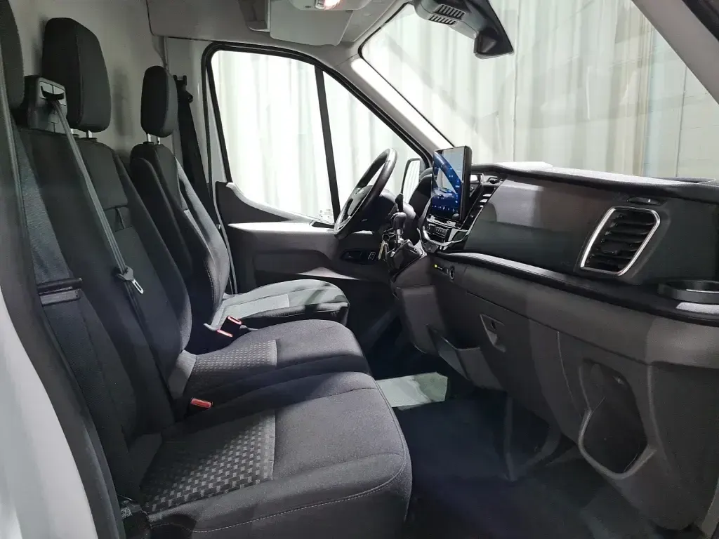 Gebraucht Ford Transit Trend 131 PS (96 kW) 2025 Weiß, frozen white Limousine