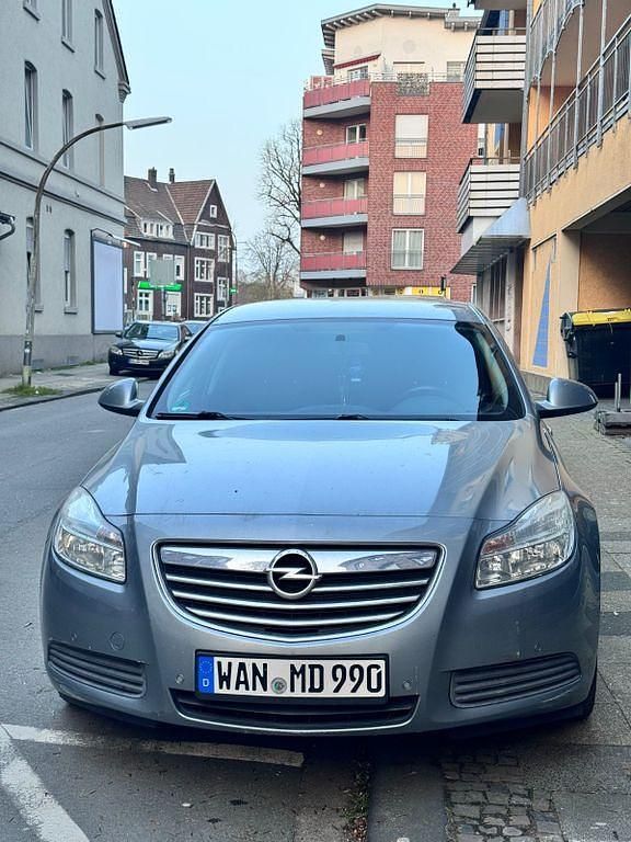 Gebraucht Opel Insignia Innovation 131 PS (96 kW) 2010 Silber Limousine