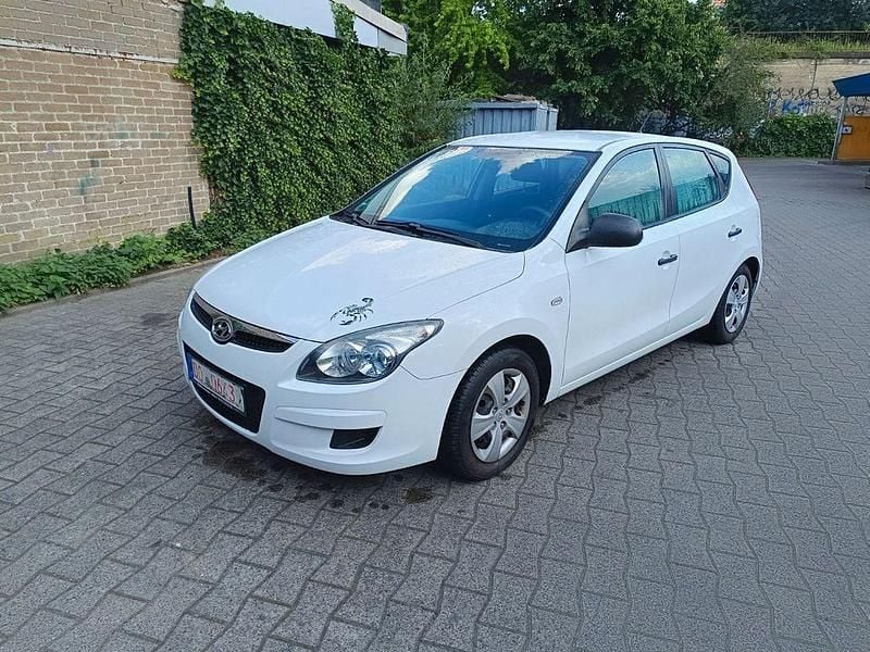 Gebraucht Hyundai i30 Edition+ 109 PS (80 kW) 2009 Weiß Limousine