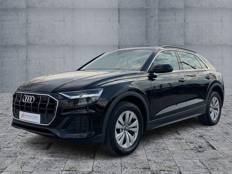 Gebraucht Audi Q8 Ambiente 231 PS (169 kW) 2023 Mythosschwarz metallic SUV