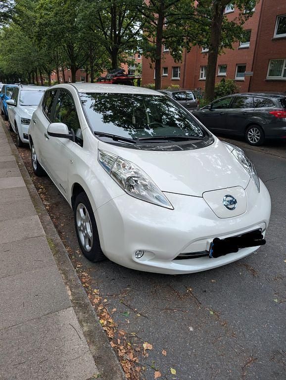 Weiß Gebraucht 2016 Nissan Leaf Acenta Kleinwagen | 6.999 € (Guter Preis) - Bild 1/4