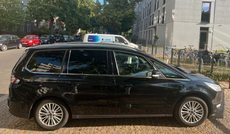 Schwarz Gebraucht 2016 Ford Galaxy Business Edition Van / Kleinbus | 15.700 € (Fairer Preis) - Bild 1/4