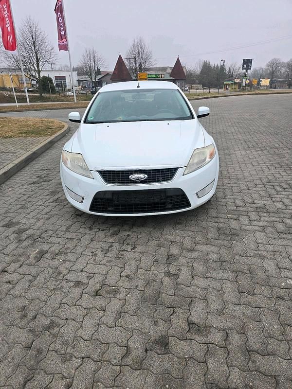 Gebraucht Ford Focus 145 PS (106 kW) 2008 Weiß Kombi