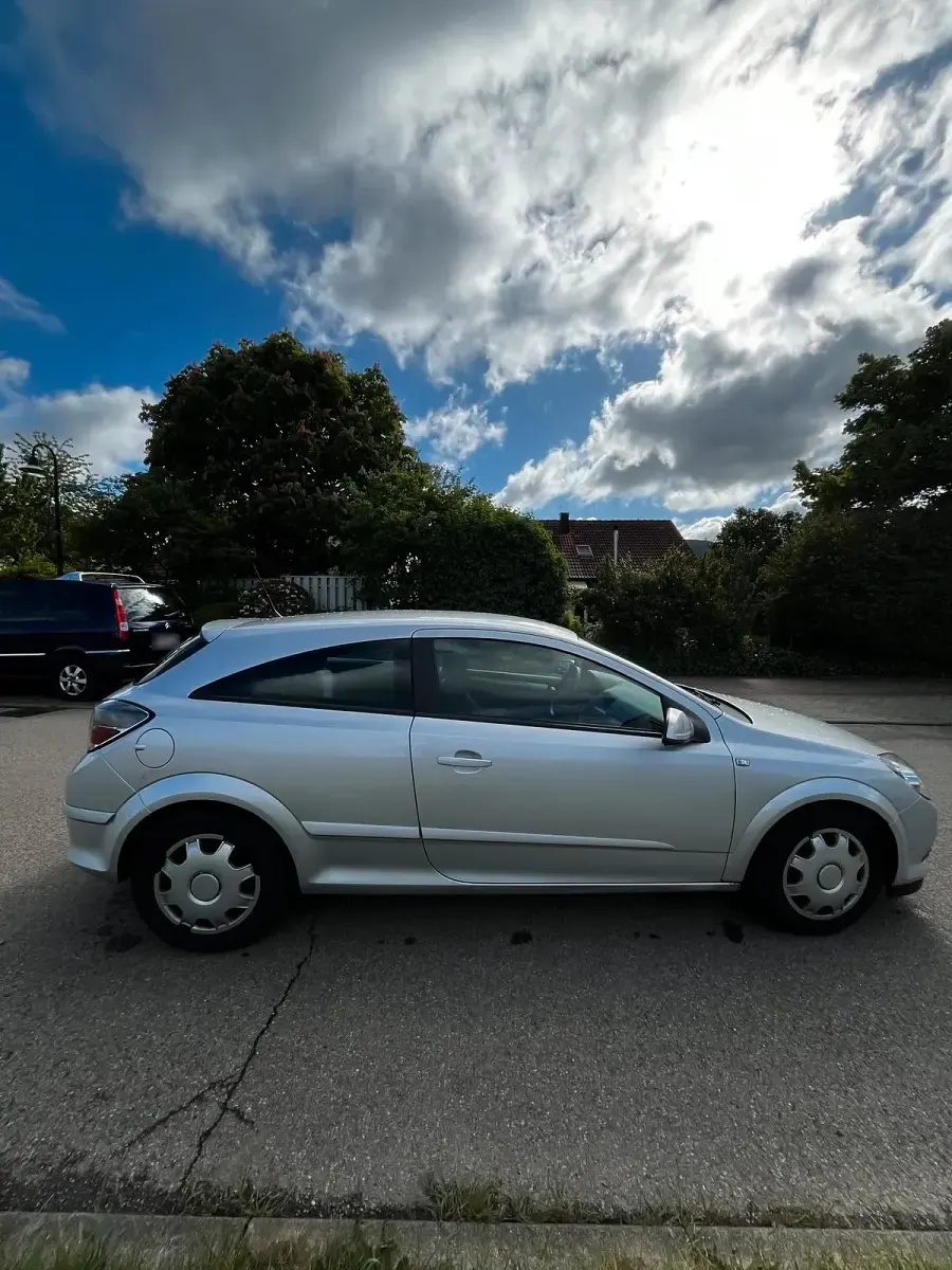 Gebraucht Opel Astra GTC 125 PS (91 kW) 2005 Grau Kleinwagen