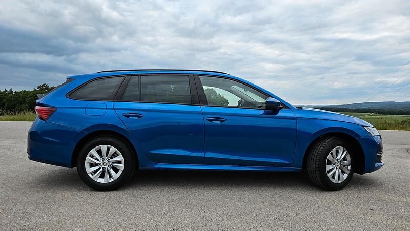 Gebraucht Skoda Octavia Selection 150 PS (110 kW) 2025 Blau Kombi