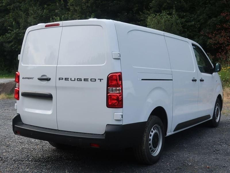 Neu Peugeot Expert 144 PS (105 kW) 2025 Andere farbe Van