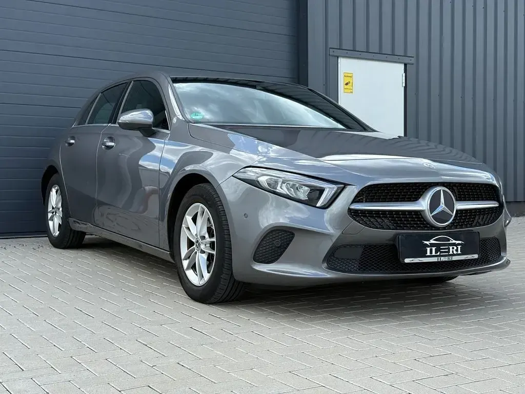Gebraucht Mercedes A200 163 PS (119 kW) 2018 Grau Limousine