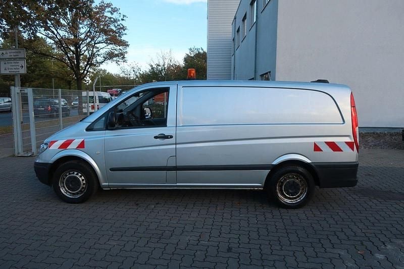 Gebraucht Mercedes Vito 116 PS (85 kW) 2009 Silber Van