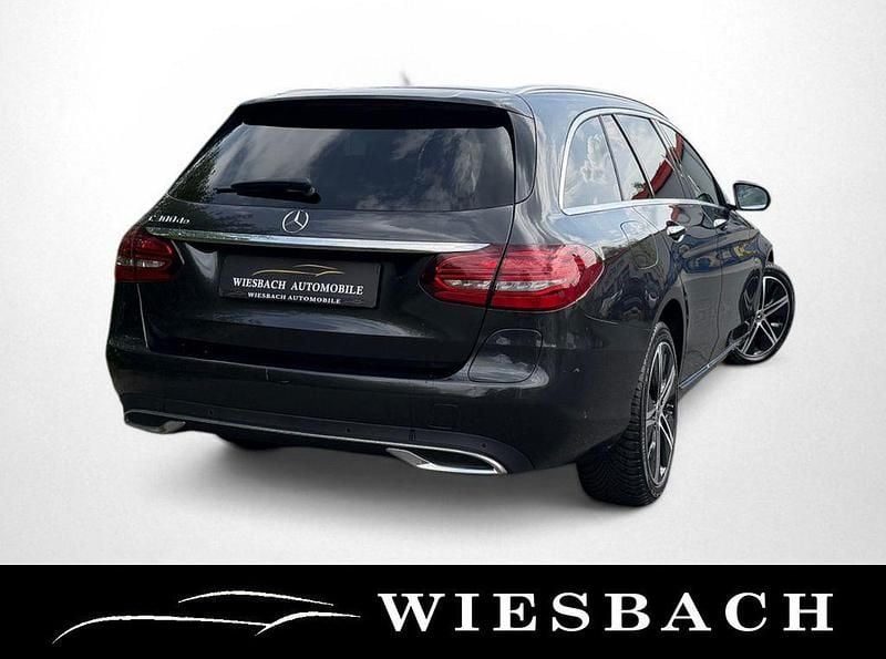 Używany Mercedes C300e 306 KM (225 kW) 2019 Czarny Sedan/Limuzyna