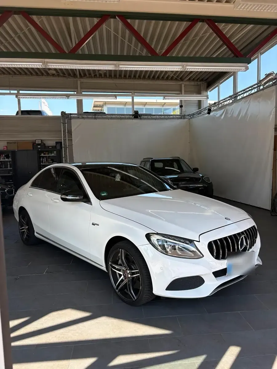 Gebraucht Mercedes C300 AMG 245 PS (180 kW) 2015 Weiß Limousine