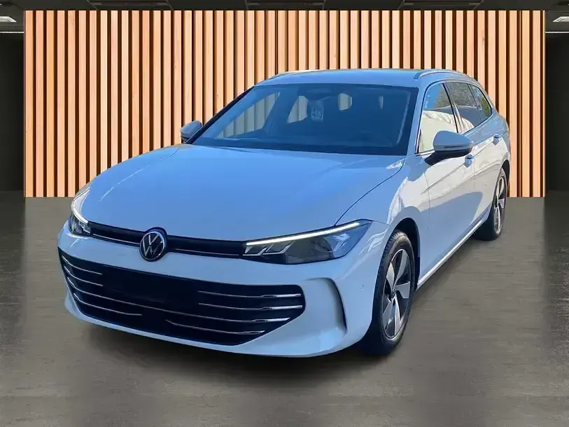 Gebraucht VW Passat 150 PS (110 kW) 2025 Weiß pure white Kombi