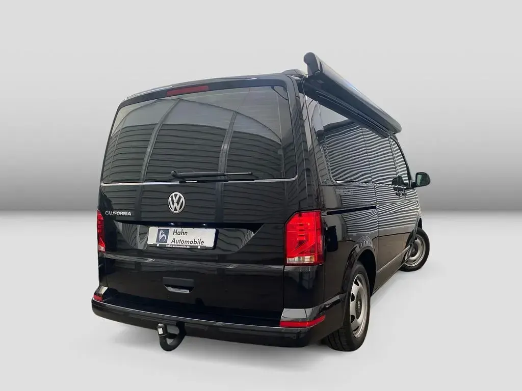 Gebraucht VW California Beach 150 PS (110 kW) 2021 Deep black perleffekt Van