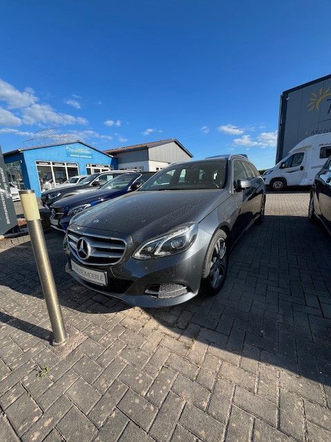 Grau Gebraucht 2016 Mercedes E200 Edition Kombi | 15.500 € (Guter Preis) - Bild 1/4
