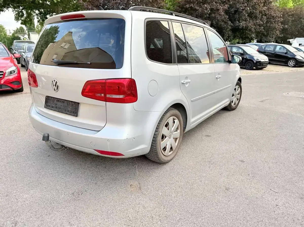Gebraucht VW Touran Comfortline 105 PS (77 kW) 2014 Reflexsilber metallic Van / Kleinbus